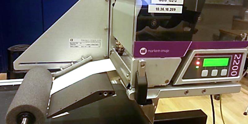 Print and Apply Synchronous Feed applicator